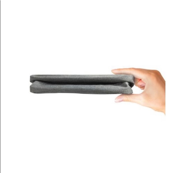 UV-C  Sanitizer Collapsible Travel Bag (keys,phone, etc) - Picture 8 of 9